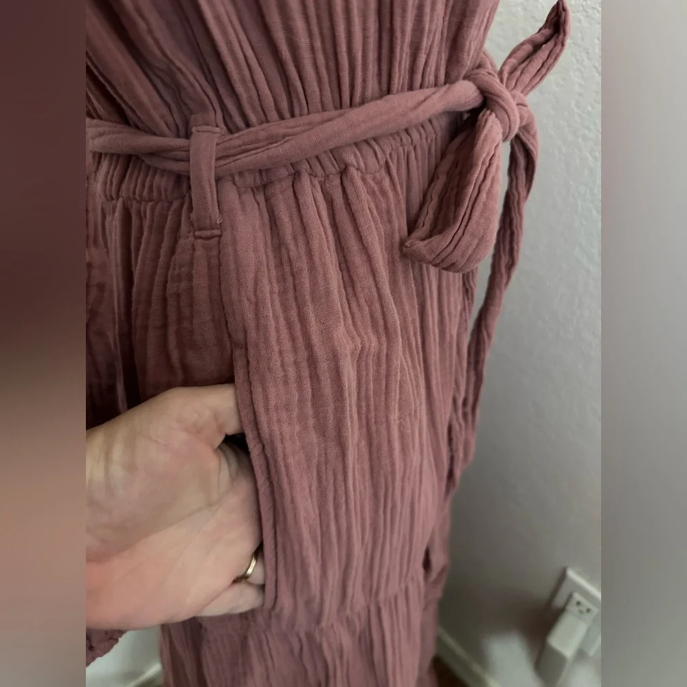 XiRENA Addison Seersucker Belted Midi Dress in Rose - Size XS